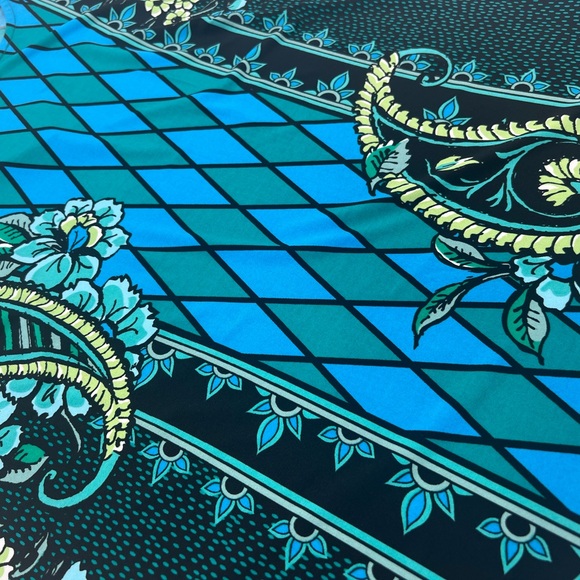 NWT Bob Mackie Diamond Paisley Placement Print Knit Wearable Art Top Size Small - Picture 4 of 5